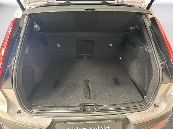 Volvo EX40 12 of 16