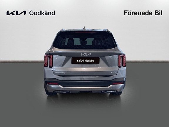 Kia Sorento 5 of 14