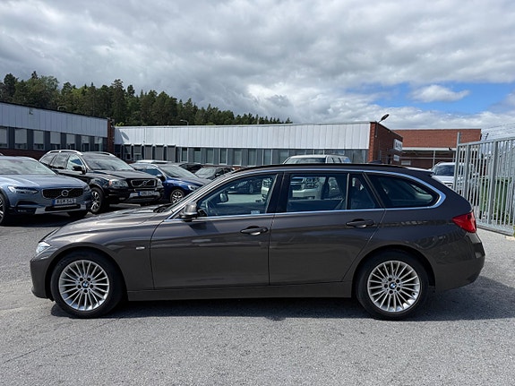 BMW 320d 4 of 5