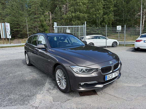 BMW 320d 2 of 5