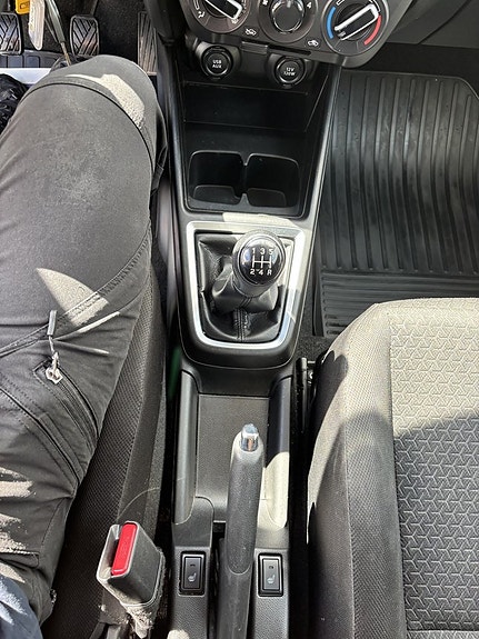 Suzuki Swift 11 of 18