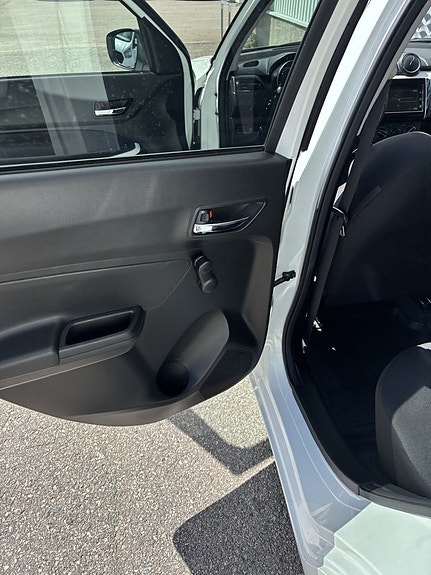 Suzuki Swift 14 of 18