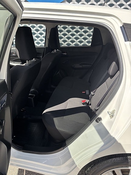 Suzuki Swift 15 of 18