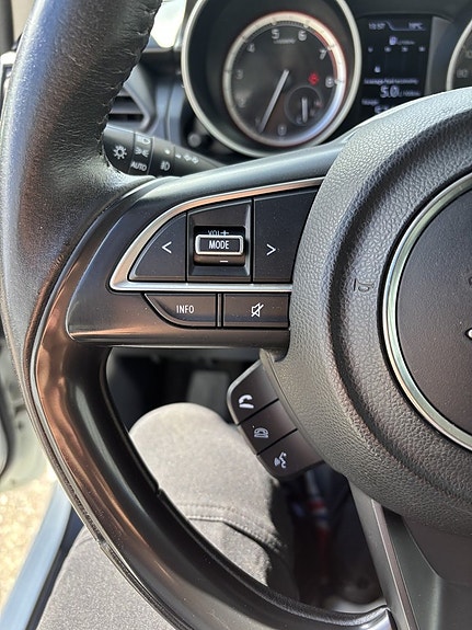 Suzuki Swift 8 of 18