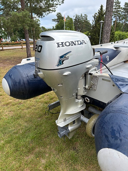 Honda HonWave T35 AE3 med Honda BF20SHSU 20 hk fyrtaktsmotor 5 of 5