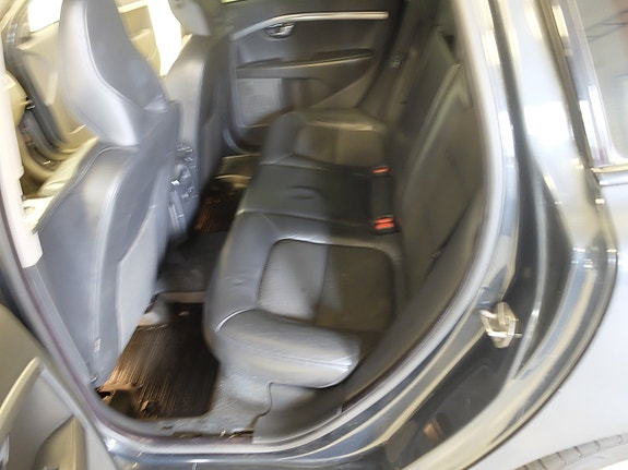 Volvo V70 9 of 12