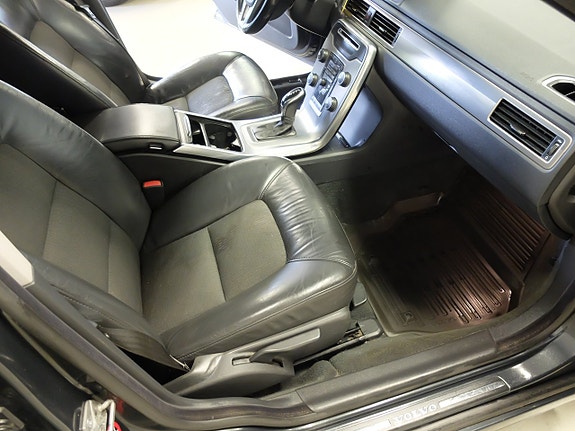 Volvo V70 8 of 12