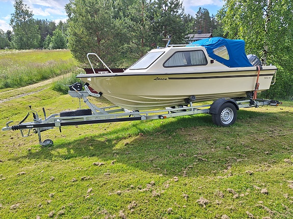 Hyttbåt. Laxen