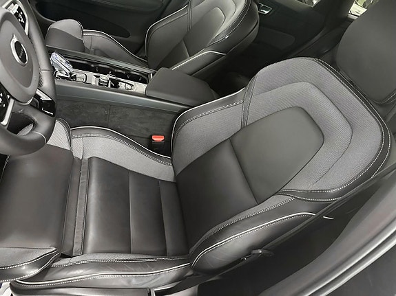 Volvo XC60 10 of 21