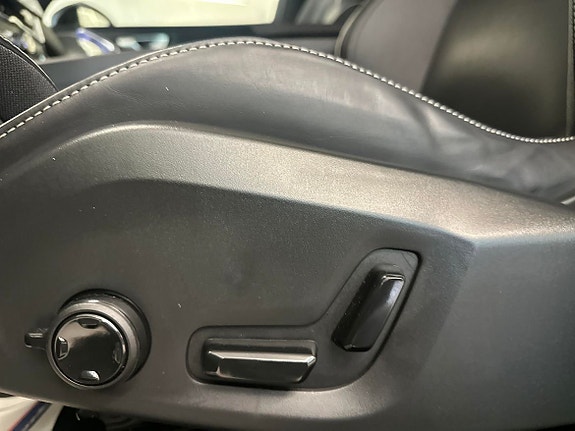 Volvo XC60 11 of 21