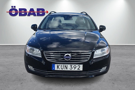Volvo V70 2 of 12