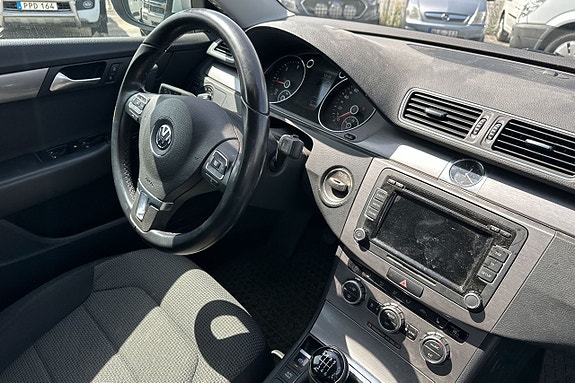Volkswagen Passat 9 of 9