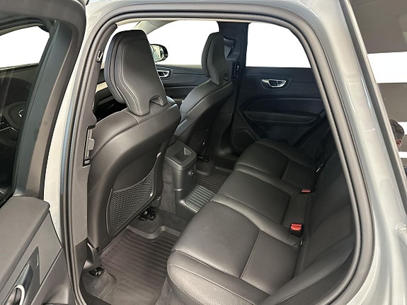 Volvo XC60 9 of 16