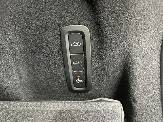 Volvo XC60 15 of 16
