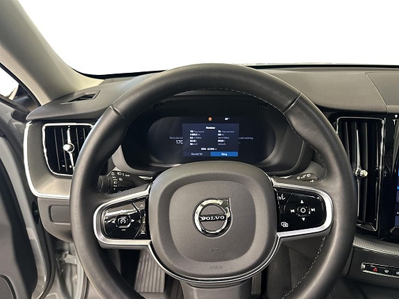 Volvo XC60 8 of 16