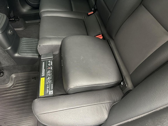 Volvo XC60 11 of 16
