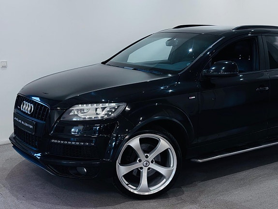 Audi Q7 2 of 24