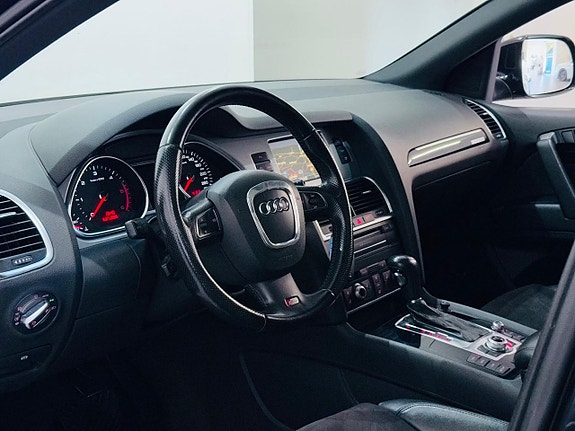 Audi Q7 12 of 24