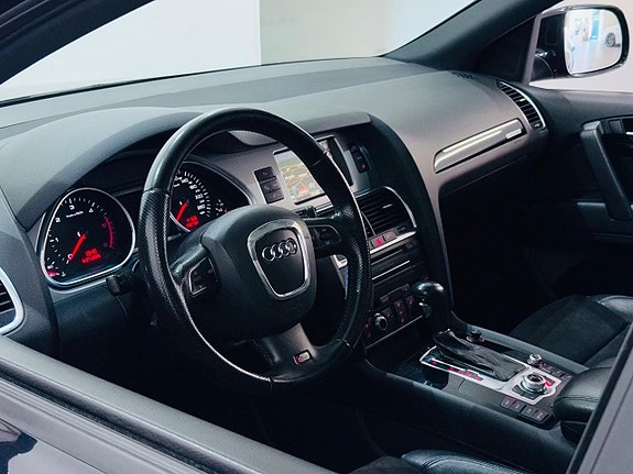 Audi Q7 11 of 24