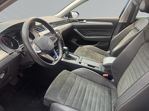 Volkswagen Passat 9 of 9