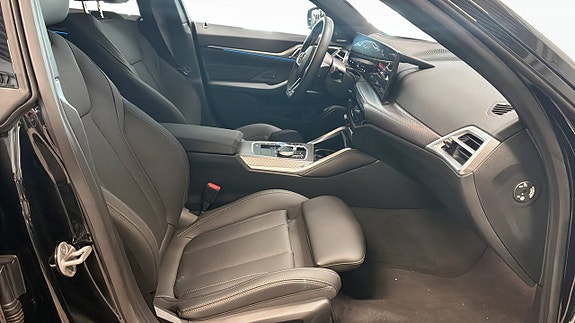 BMW i4 3 of 9