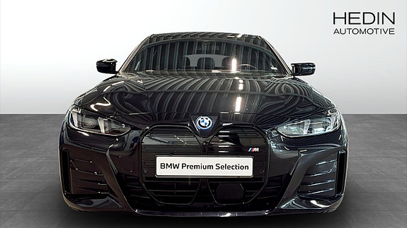 BMW i4 8 of 9