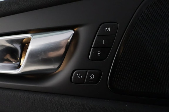 Volvo XC60 17 of 30