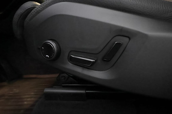 Volvo XC60 20 of 30