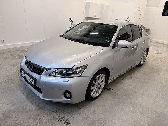 Lexus CT200h 7 of 29