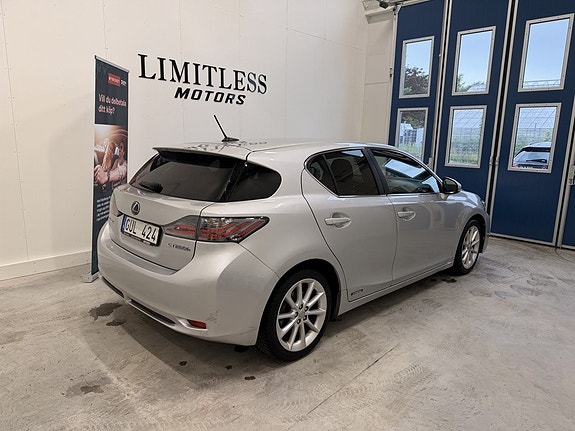 Lexus CT200h 3 of 29