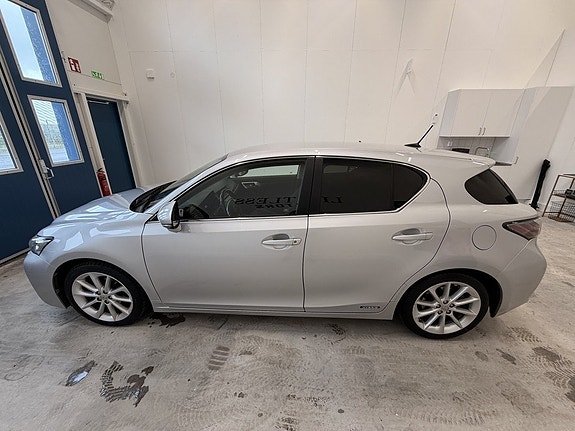 Lexus CT200h 6 of 29