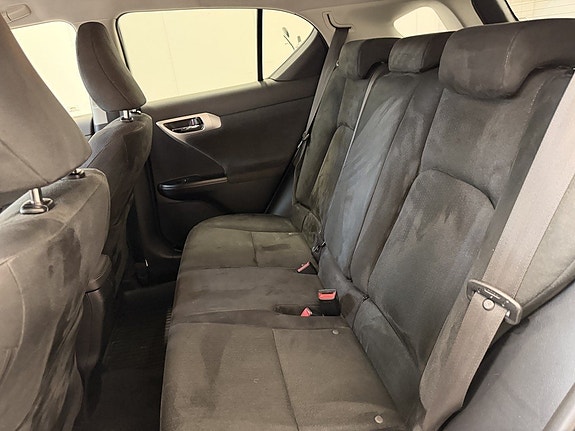 Lexus CT200h 23 of 29