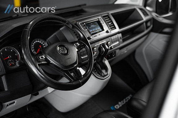 Volkswagen Transporter 18 of 27