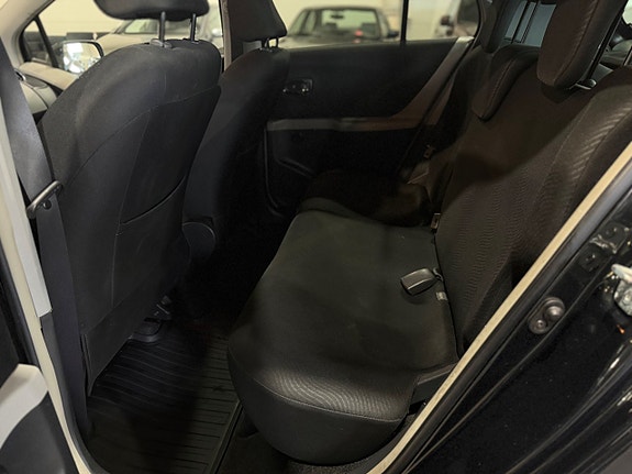 Toyota Yaris 15 of 26