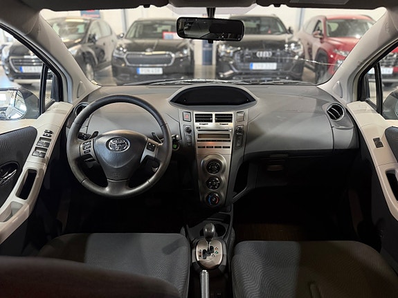 Toyota Yaris 9 of 26