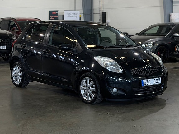 Toyota Yaris 5 of 5