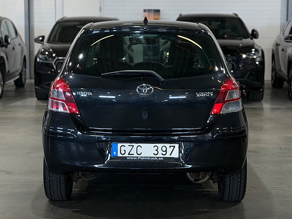 Toyota Yaris 4 of 5