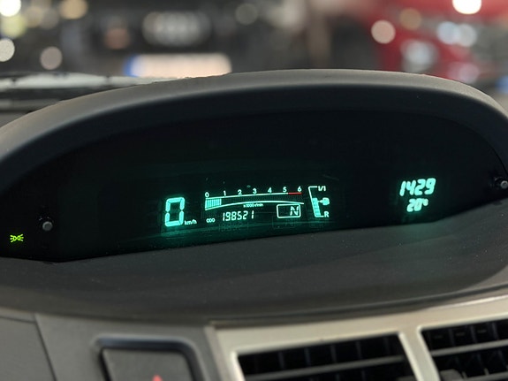 Toyota Yaris 19 of 26