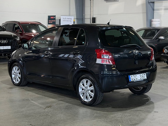 Toyota Yaris 6 of 26