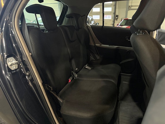 Toyota Yaris 17 of 26
