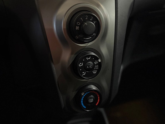 Toyota Yaris 20 of 26