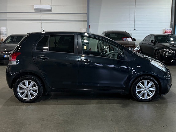 Toyota Yaris 7 of 26