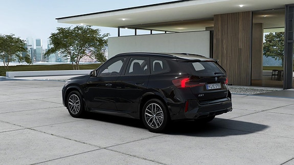 BMW iX1 2 of 13