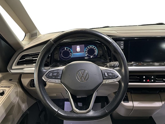 Volkswagen Multivan 9 of 19