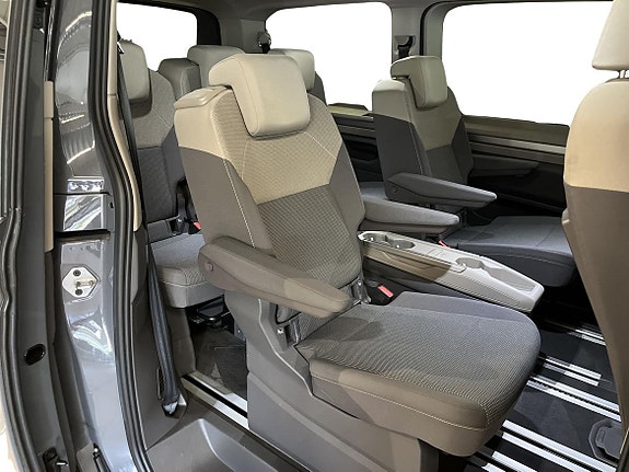 Volkswagen Multivan 19 of 19