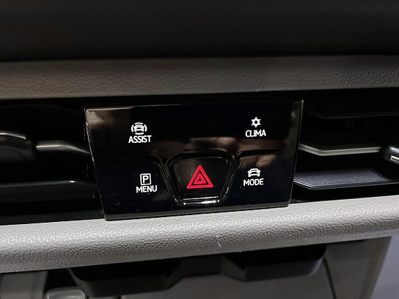 Volkswagen Multivan 14 of 19