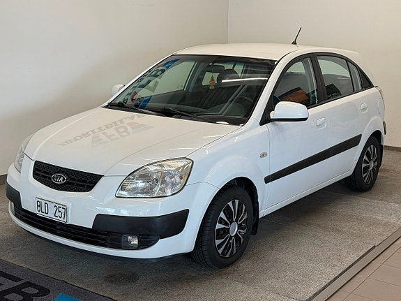 Kia Rio 2 of 10