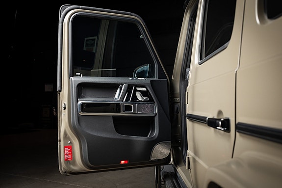 Mercedes-Benz G63 8 of 30