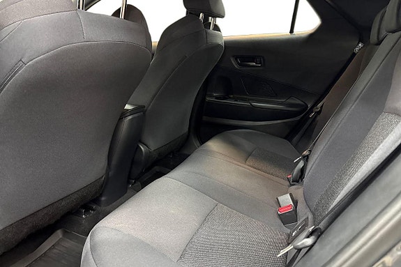 Toyota C-HR 13 of 21