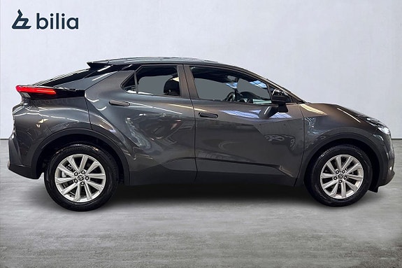 Toyota C-HR 18 of 21